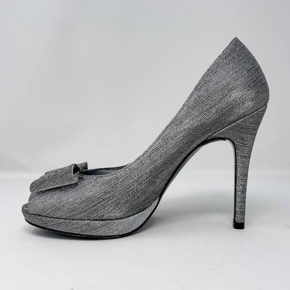 Stuart Weitzman silver pewter Bowright peep toe bow platform pumps size 8 - Picture 10 of 16